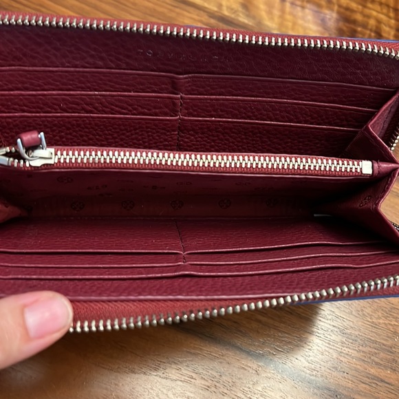 Tory Burch wallet in wine and blue - Picture 5 of 7